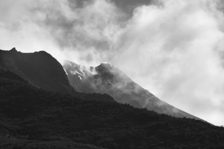 斯特龙博利火山岛屿，从海上火山的看法