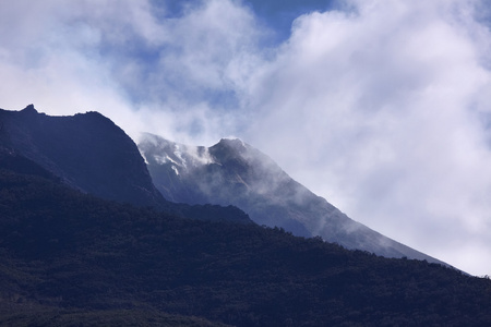 斯特龙博利火山岛屿，从海上火山的看法