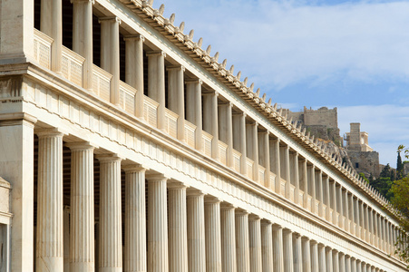 stoa 建的柱廊，古集市在雅典