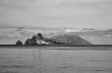 斯特龙博利火山岛屿的视图