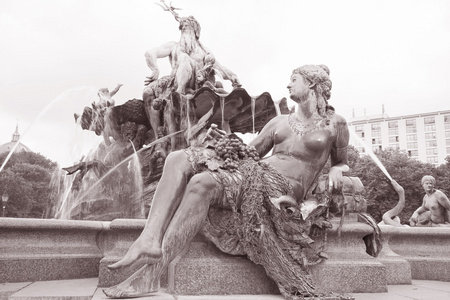海王星喷泉 亚历山大广场 柏林
