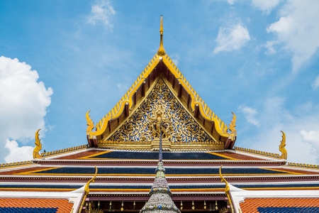 曼谷，泰国   8 月 31 在玉佛寺，寺庙的屋顶 b