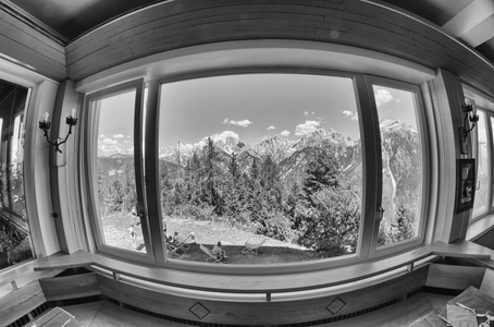 windows 在白云岩风景，意大利阿尔卑斯山