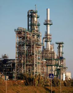 正在兴建的新工业设施照片