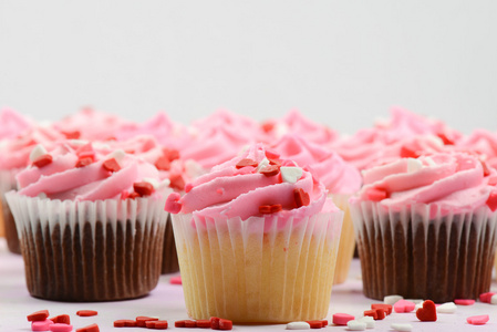 粉红色的节日情人节蛋糕