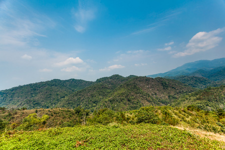 在泰国的秀美山川景观图片