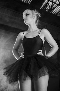 诱惑芭蕾舞演员，黑色短裙