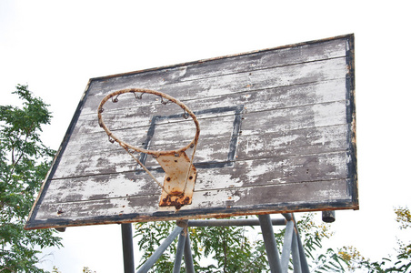 布里肯老篮球圈老篮球架照片