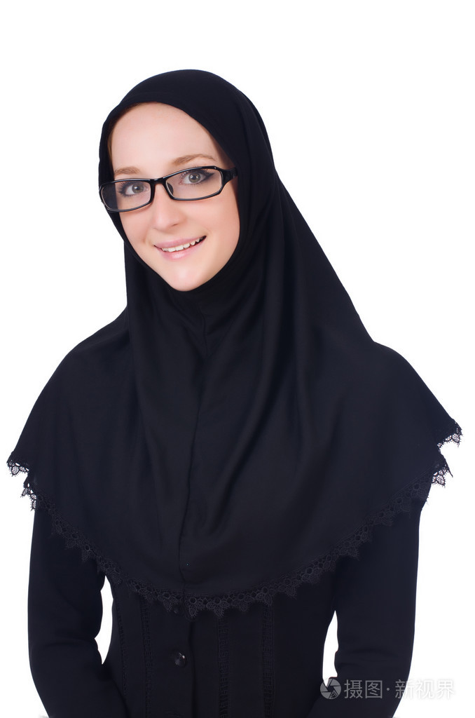 孤立的白色衬底上的穆斯林罩袍的女人