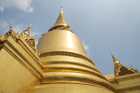 寺庙，寺庙的玉佛寺和泰国国王的家。扫管笏 phra 缴是曼谷最有名的旅游景点之一，它始建于 1782 年在曼谷，泰国
