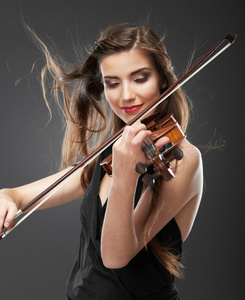 拉小提琴的女人的画像