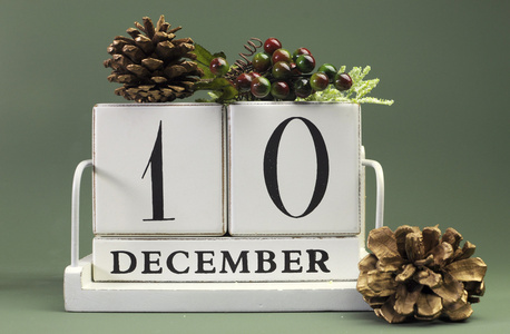 12 月中各天的保存日期破旧别致的白色日历