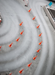 汽车轨迹汽车车轮轨迹的曲线照片