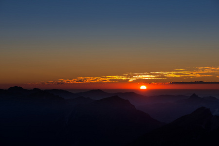 日落在奥地利阿尔卑斯山