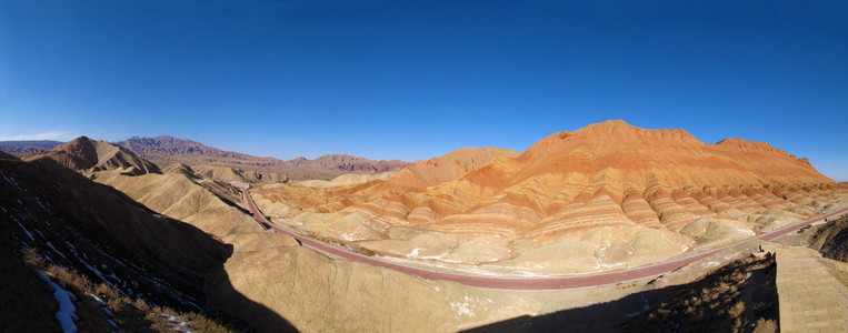 张掖丹霞地貌奇观的国家地质公园全景