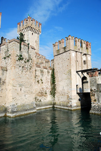 这座城堡的加尔达湖布雷西亚的意大利西尔米奥