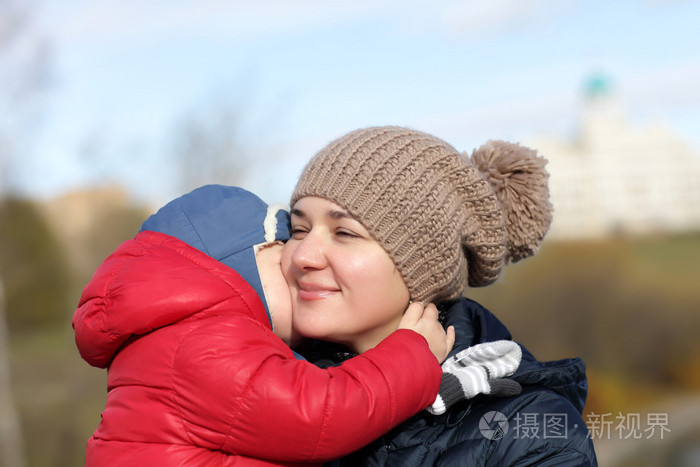 5616*3744px发票合同问题/爱妈妈生活孩子幸福快乐一个美丽的母亲和