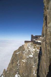 霞慕尼露台可以俯瞰勃朗峰地块在钻头 du midi 山顶站法国阿尔卑斯山