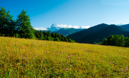 乌什巴山山