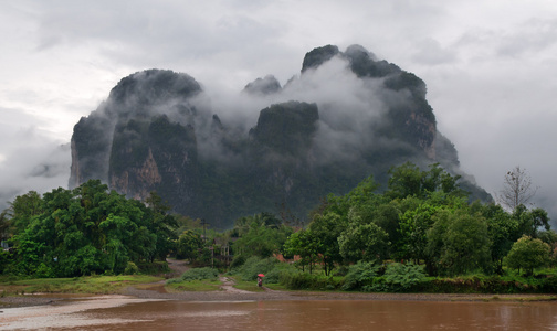 mistic 景观河与山