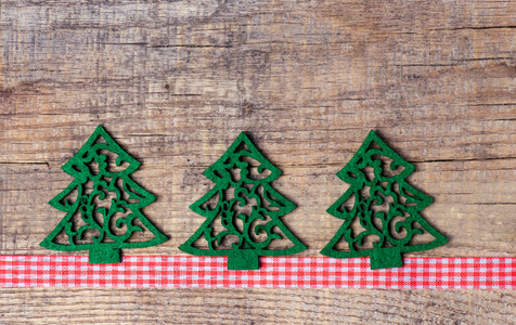 圣诞树和丝带装饰物图片
