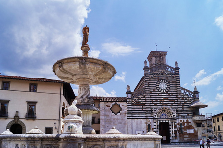 广场 del duomo，普拉托，意大利的托斯卡纳，