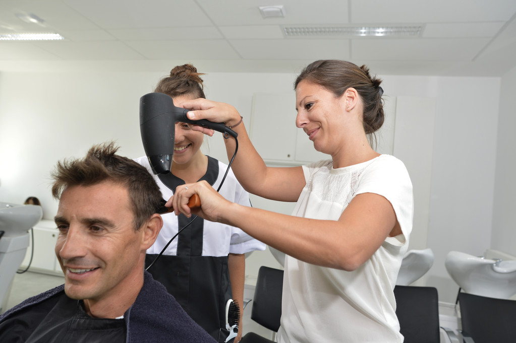 德信-德信体育官方网站-体育平台最好的美发培训的学校有哪几个