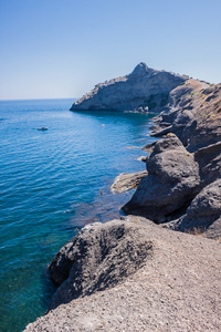 夏天视图海岸。苏达克海滩。乌克兰黑海