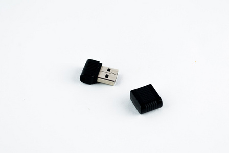 孤立在白色背景上的 usb 快闪记忆体