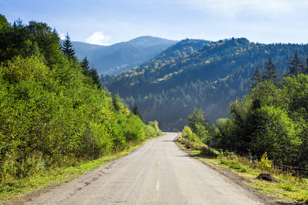 在山的路