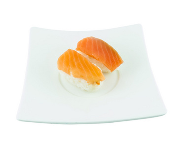 日本传统美食三文鱼寿司盘子上图片