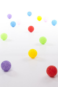 五颜六色的球的抽象插图