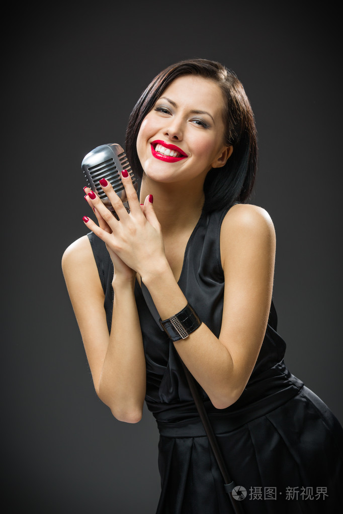 女音乐家保持迈克
