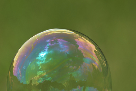 彩色肥皂泡泡作为背景的肥皂泡泡照片