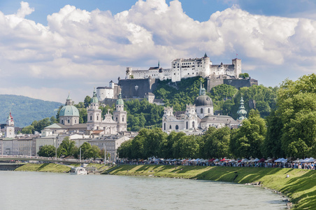 salzach 河通过萨尔茨堡，奥地利的路上