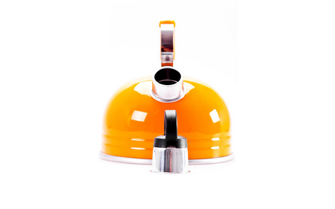 孤立的白色背景上的橙色茶水壶