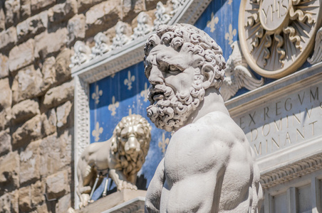大力神雕像在佛罗伦萨，意大利米开朗基罗广场