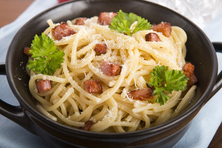 与培根和芝士面食 carbonara