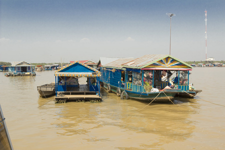 柬埔寨洞里萨湖边