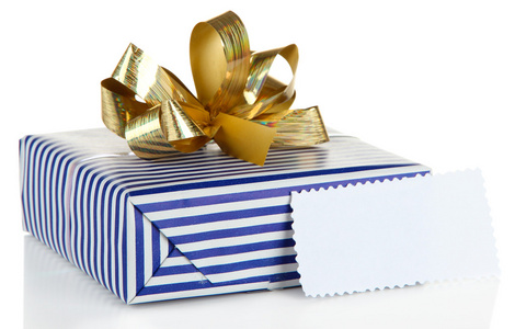 礼品盒与孤立的白色衬底上的空白标签