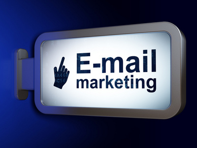 广告的概念 电子邮件营销和鼠标光标放在广告牌背景