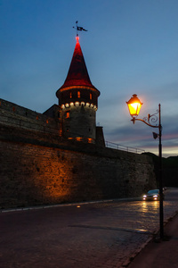在晚上，kamyanets podilsky，乌克兰中世纪古堡