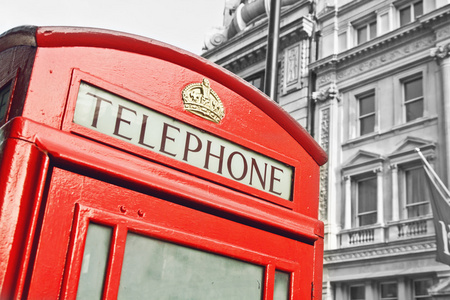在伦敦的红色电话亭