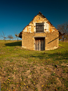 被遗弃的农村房子图片