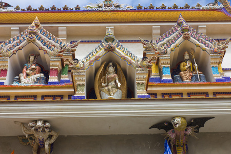 在 pariwart 寺的幻想雕像