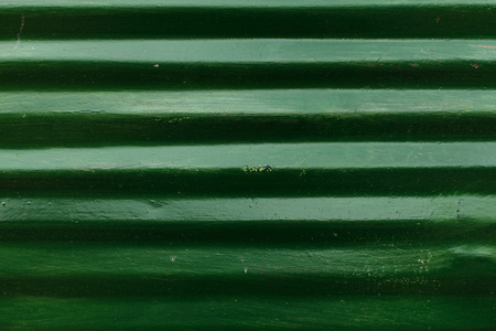 绿色波纹的板