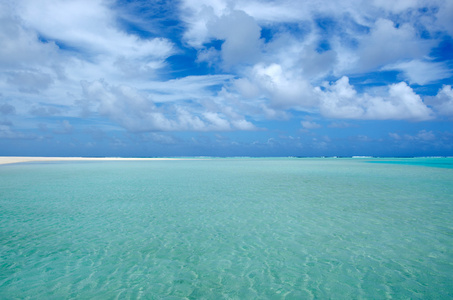 艾图塔基泻湖库克群岛的海景