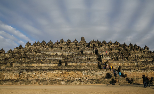 古代与雄伟壮观的天空，日惹，印尼的婆罗浮屠寺