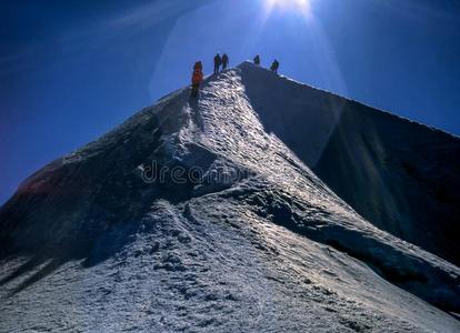 山顶登山队