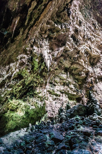 阿普利亚洞穴